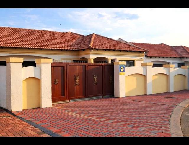 3 BEDROOM HOUSE FOR SALE IN VOSLOORUS